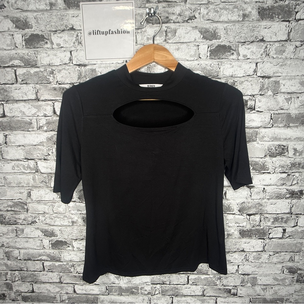 EUC BB Dakota Steve Madden Black Cut-Out Short Sleeve Top Size Large